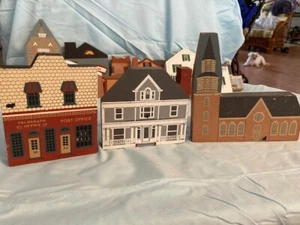 CAT'S MEOW LOT OF 32 COLLECTIBLES - Picture 1 of 9