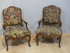 Paire De Fauteuils à La Reine Noyer Sculpté Tapisserie d