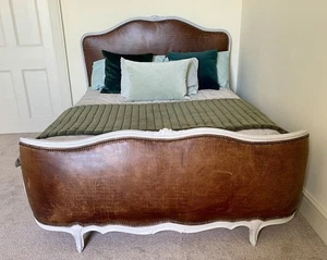 French Corbeille Style Bed Frame – Upholstered Leather, Carved wood - Picture 1 of 5