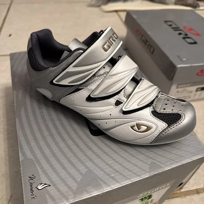 Ciclismo de carretera Giro Sante para mujer talla 37 - blanco - nuevo en caja Foto 1 de 4