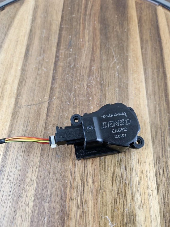 Land-Rover Range Rover Sport 2007 Heater Vent Flap Control Actuator OEM - Image 1 of 3