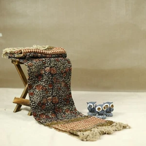 Manta de algodón estampada en bloque a mano estilo Kalamkari Touch Of History - Imagen 1 de 4