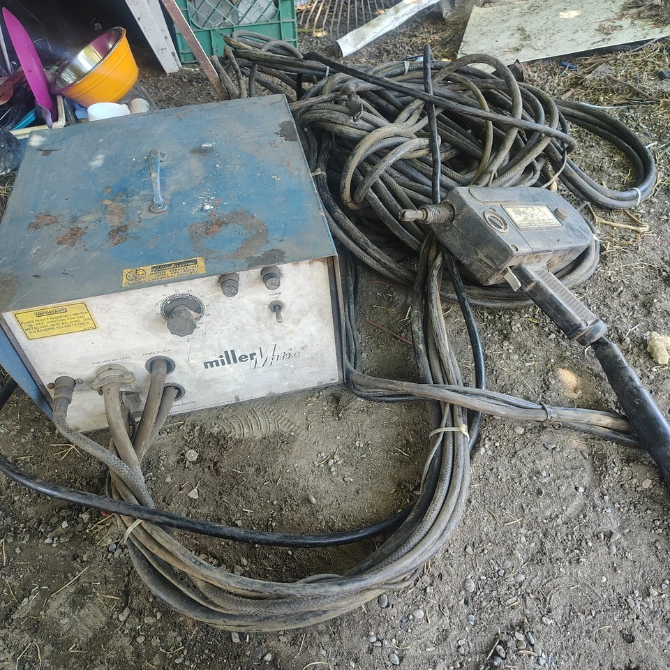 MILLER SPOOLMATIC 2 FEEDER GUN & MILLERMATIC WC-2 WELD CONTROLL - Image 1 of 1
