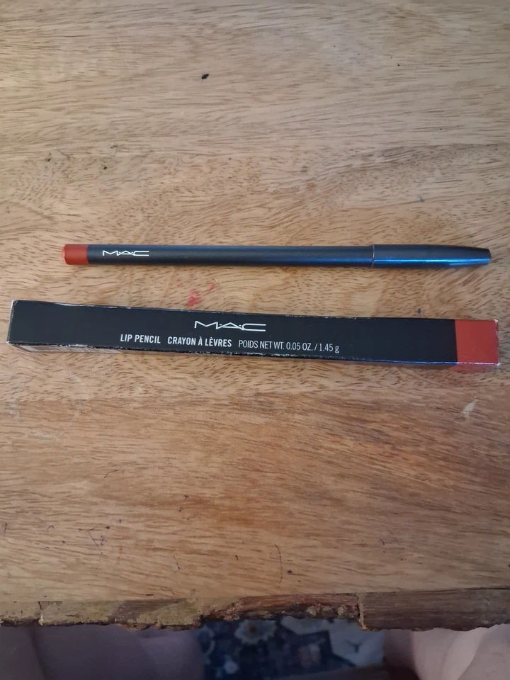 Mac Lip Pencil Crayon A Levers Chili Rimmed - Full Size 1.45 g / 0.05 Oz. NIB - Image 1 of 4