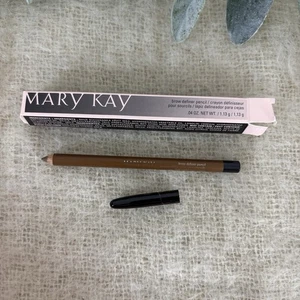 Lápiz definidor de cejas Mary Kay marrón rojizo suave 018056 0,04 OZ fórmula cremosa sensible  - Imagen 1 de 6