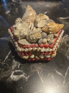 Vintage Seashell small Jewelry Box - Picture 1 of 12
