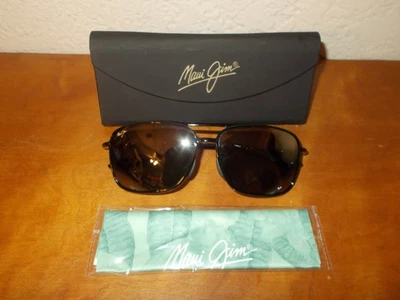 Gafas de sol polarizadas con marco negro brillante Maui Jim gris Kaupo Gap MJ437-02 Foto 1 de 4