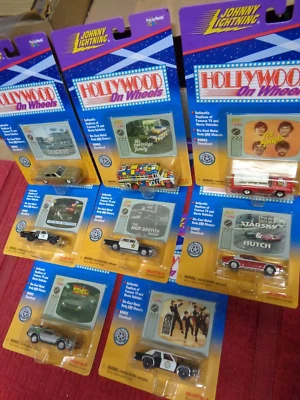 1998 JOHNNY LIGHTNING 'HOLLYWOOD ON WHEELS' - DIE CAST CARS  (8) TOTAL ITEMS - Image 1 of 4