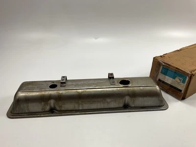 NEW GENUINE OEM GM 14071120 RIGHT Engine Valve Cover - 1987-1989 GM 350 5.7L V8 - Image 1 of 4