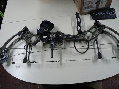 BEAR LS-4 Compound Bow - Image 1 of 4