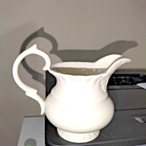 Somerton-Green Fine Porcelain Jug, Small, White - Picture 1 of 7