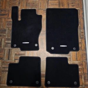 Mercedes Benz OEM Carpet Floor Mats A 166 680/684 9F87 Set Of 4 10/16 - Foto 1 di 11