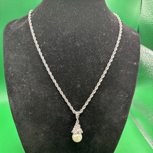 COLLANA MODERNA FIRMATA GIVENCHY IN FINTA PERLA E CRISTALLO FIRMATA TONO ARGENTO 16 5 19 5""