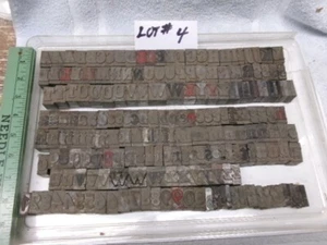 * Lot # 4 - Vintage - BOLD Wide DESIGN - LEAD Printers Type - Linotype - 19 lbs - Picture 1 of 6