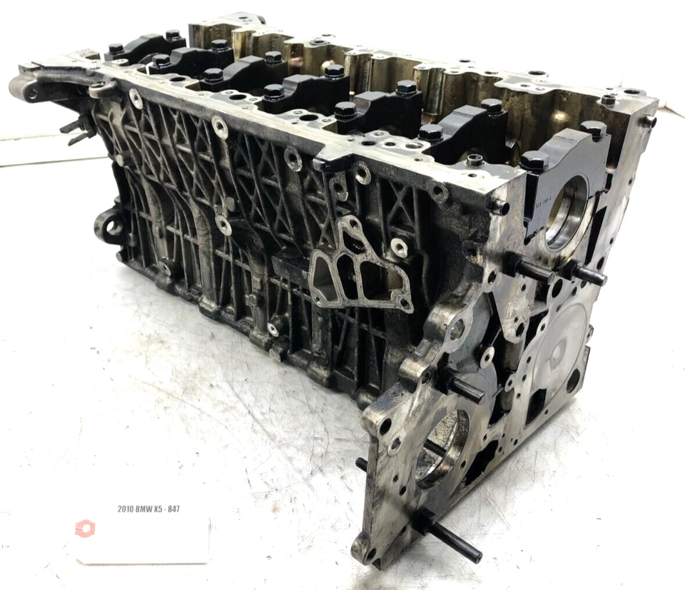 BMW X5 3.0 V6 2009-2013 bloque de cilindros de motor diésel OEM. Foto 1 de 4