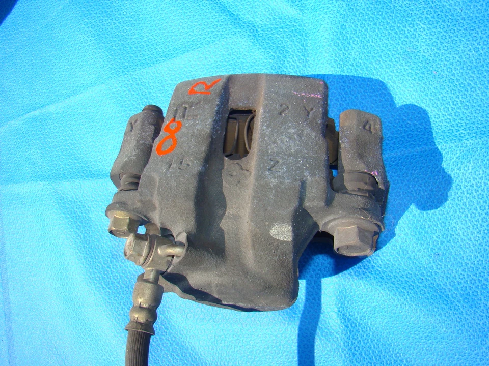 PINZA DE FRENO Y SOPORTE MAZDA MIATA 99 01 02 03 04 DELANTERO DERECHO MX5 OEM Foto 1 de 1