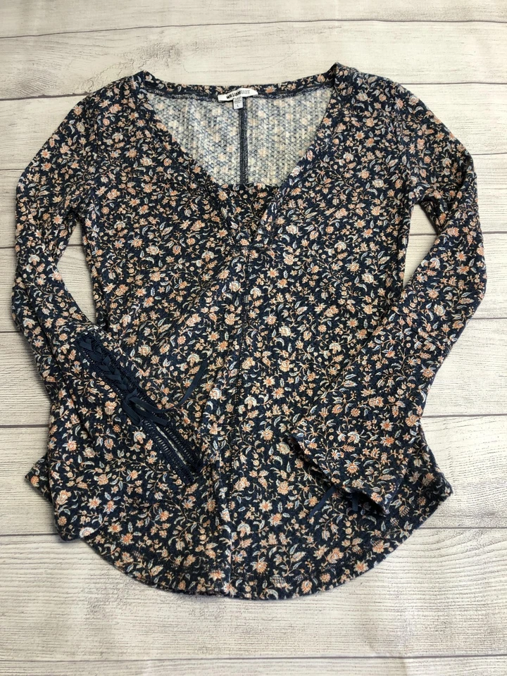 Camisa Floral Manga Larga Mujer Mediana Azul Cuello en V Con Cordones Boho Tejida Informal Foto 1 de 4