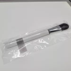 Clinique 6" pennello fondotinta in polvere dimensioni standard spazzola per trucco NUOVO nella confezione - Foto 1 di 4