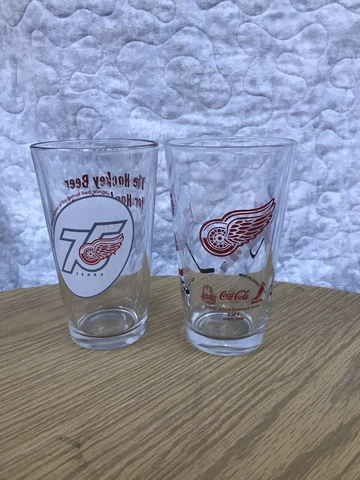 Detroit Red Wings Pint Glasses (2) Cover