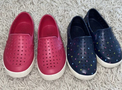 Zapatos sin cordones para niñas Gap talla 7/8 ideales para verano rosa azul lunares Foto 1 de 4