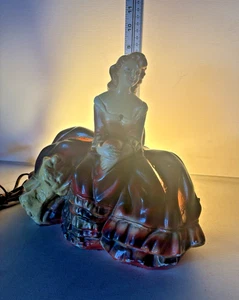 Vintage Classical Victorian Woman in Red Dress TV/Tabletop Lamp - Picture 1 of 9