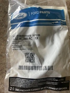 OEM NUEVO 1999-2014 Ford f150 F230 Super Duty Lariat cabina carcasa sello 3L3Z8C388AC - Imagen 1 de 3