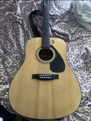 Yamaha F335 Acoustic Guitar - Natural - Image 1 of 2