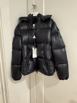 Moncler - Fourmine Nylon Women Down Jacket in Black Sz 2 - New - 100% Authentic - Image 1 of 4