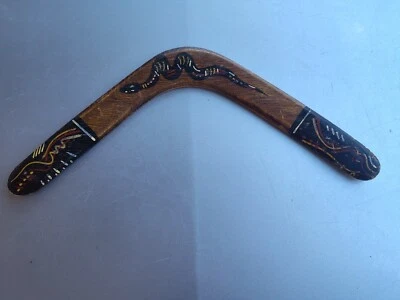 AUSTRALIA HAND PAINTED 16 INCH RETURNING BOOMERANG SNAKE BIRRIGUNBA JOSEPH SKEEN - Image 1 of 4