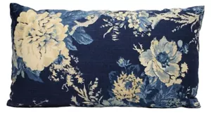 Funda de almohada decorativa Waverly floral índigo marino 12x20 o 14x24 lumbar - Imagen 1 de 7