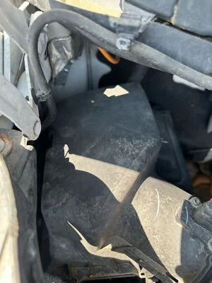 Used Air Cleaner Assembly fits: 2015 Ford Transit 150 3.7 Grade B — 第 1/4 张图片