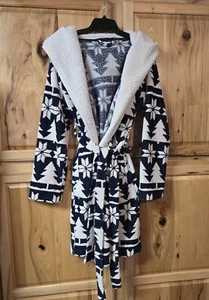 Vera Bradley Womens Sherpa Fleece Hooded Robe Snowflake And Trees Large/XL Navy - Picture 1 of 7