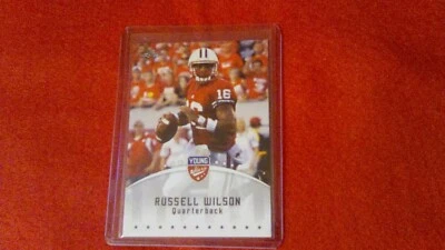 Leaf Young Stars 2012 novato 77 Russell Wilson Seattle Seahawks Badgers Wolfpack Foto 1 de 4