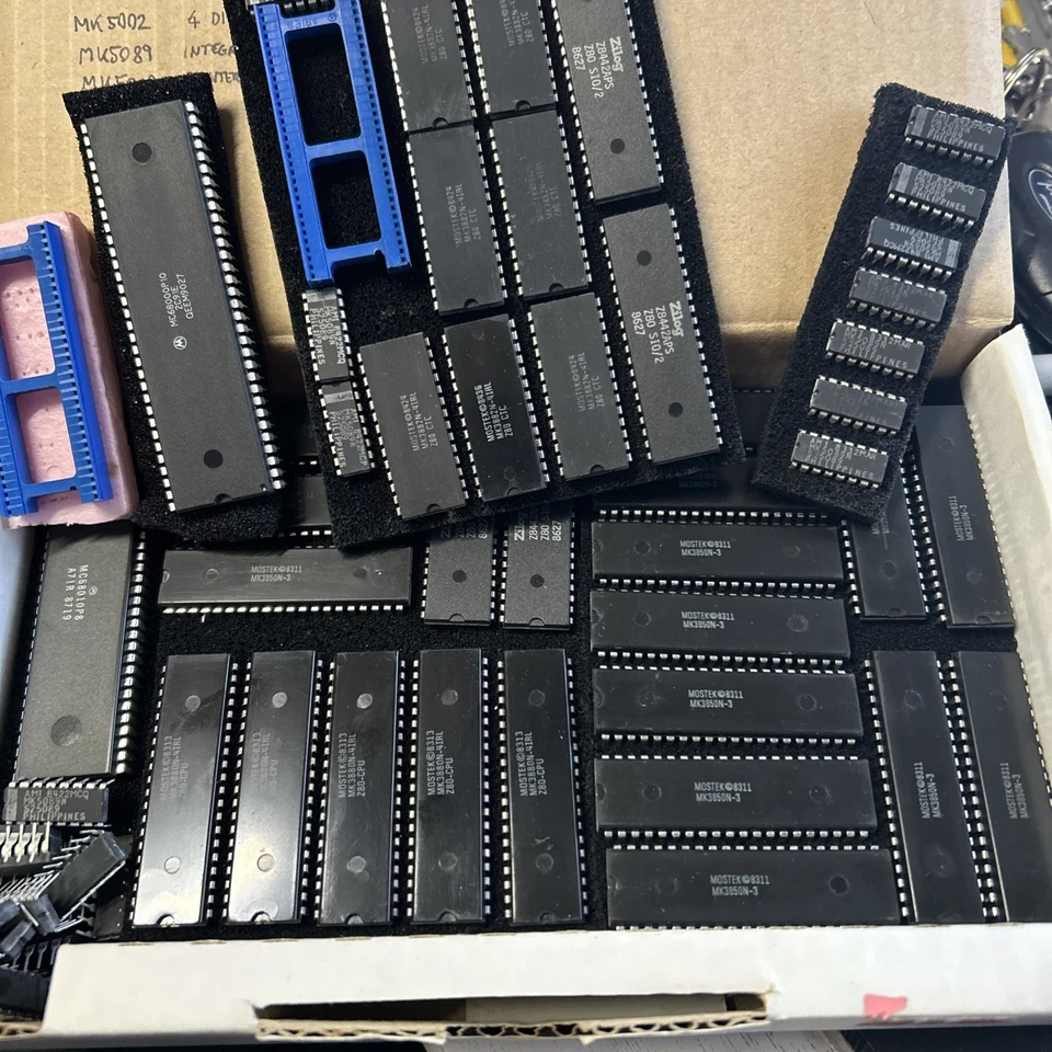 Integrated Circuits Job Lot 96 items - Untested - Image 1 of 1