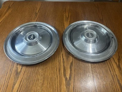 Ford Galaxie 500 LTD Squire 1968 1969 Hubcaps PAIR (2) - Imagem 1 de 4