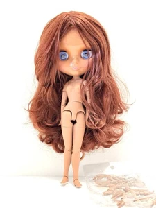TBL Factory Blythe Clone Puppe Farbwechsel Augen dunkle Haut rotbraune Haare - Bild 1 von 13
