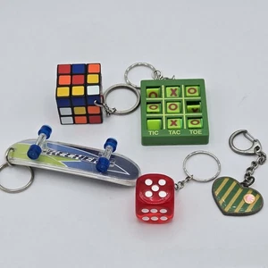 Y2k/90er Schlüsselanhänger Lot Skizzen Fingerbrett Rubiks Würfel Keychain  - Bild 1 von 2