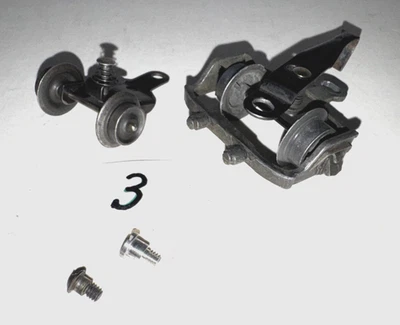 LIONEL VINTAGE O-GAUGE 2025 STEAM LOCO REAR /FRONT TRUCKS-PARTS - Image 1 of 4