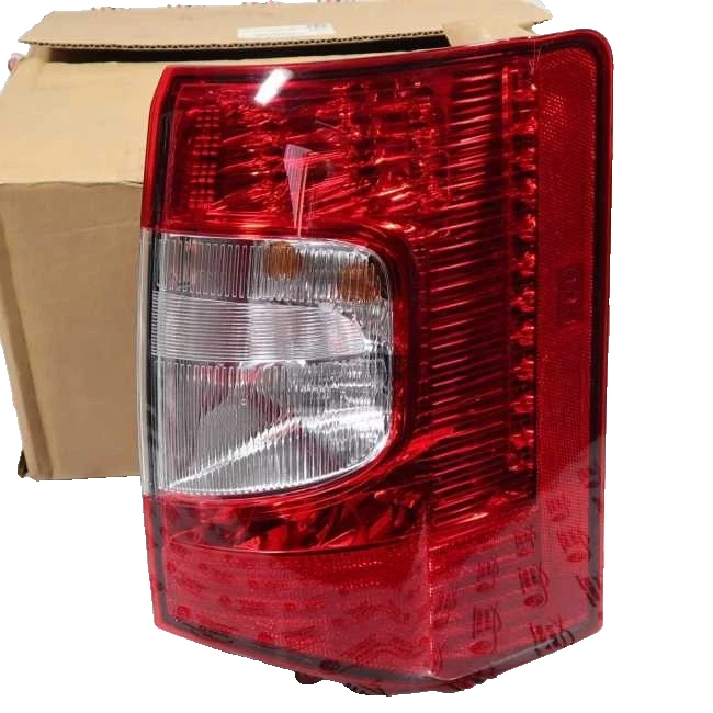 GENUINE MOPAR CHRYSLER GRAND VOYAGER 11-16 RIGHT REAR LIGHT UNIT 05182532AF - Image 1 of 1