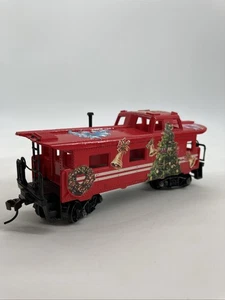 HO Scale Christmas Caboose Christmas Tree & Bells Tyco Custom Ships Fast - Picture 1 of 9