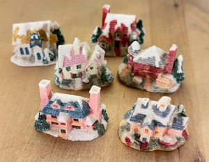 Set 6 Miniatur Harz Häuser, Weihnachtsdorf, 1"h - Bild 1 von 10