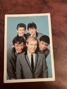 ORIGINAL A&BC BUBBLE GUM CARDS TOP STARS, THE HOLLIES, ISSUED 1964, CARD No 25