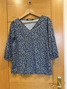 M&CO LADIES' FLORAL TOP, SIZE 10 - Picture 1 of 3