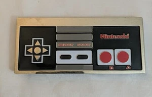 CONTROLADOR NINTENDO NES HEBILLA CINTURÓN Vintage- 2003 - Imagen 1 de 4