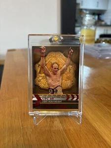 Randy Couture 2011 Topps UFC Title Shot Red Championship Chronology /8 - Bild 1 von 2