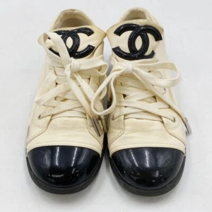 Zapatillas CHANEL Cuero Blanco Talla UE 35 1/2 para Mujer Moda Artículo Estilo Informal - Imagen 1 de 10