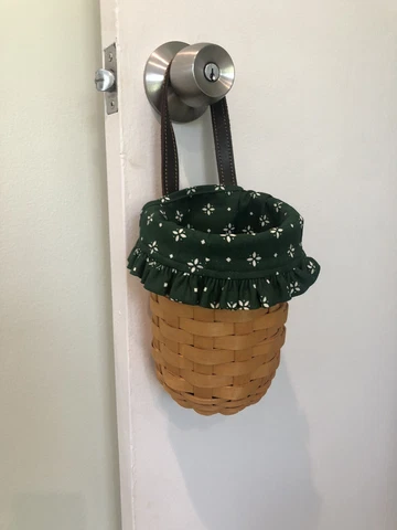 Longaberger 2002 Medium Gatehouse Hanging Basket Leather Handle & Heritage Liner Cover
