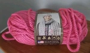 Lion Brand Yarns Hometown USA  Honolulu Pink 5oz 81 Yd - Picture 1 of 6