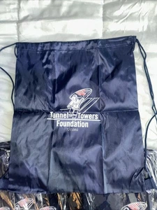 Bolso Bandolera Tunnel to Towers Azul Marino - Nuevo 9/11 World Trade Center - Imagen 1 de 2