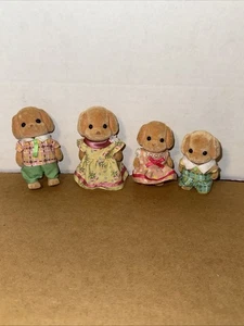 Calico Critters Sylvanian Families Juguete Caniche Familia de 4 Figuras de Época Muñecas - Imagen 1 de 5